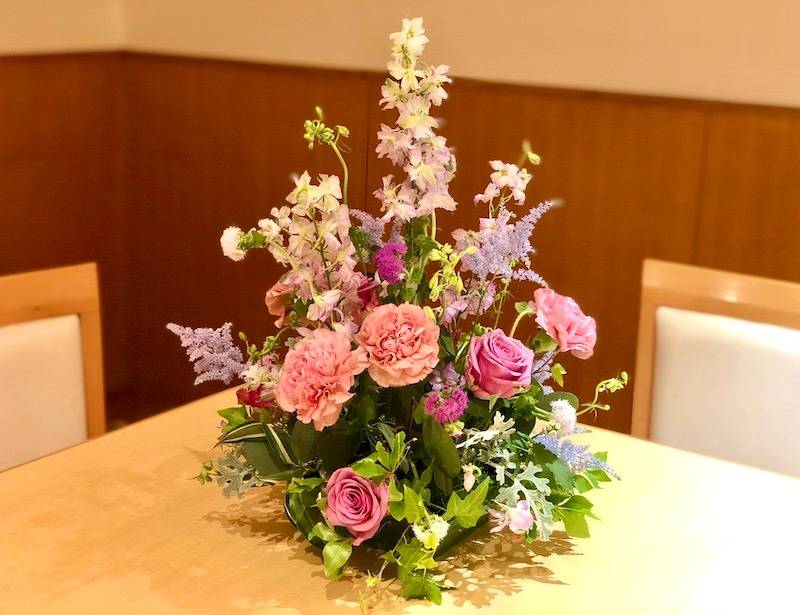 梅田南森町でそれぞれの作品から学ぶ！ワンランク上のフラワーアレンジの世界へようこそ✨