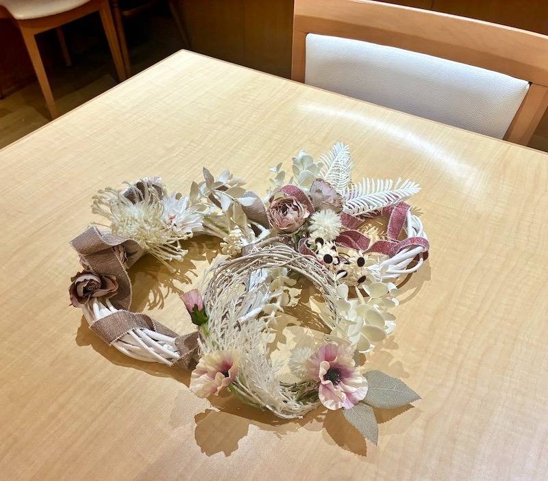 梅田南森町フラワー教室で叶える「私だけ」の花デザイン、3wayアレンジと壁面アレンジで空間を彩る！
